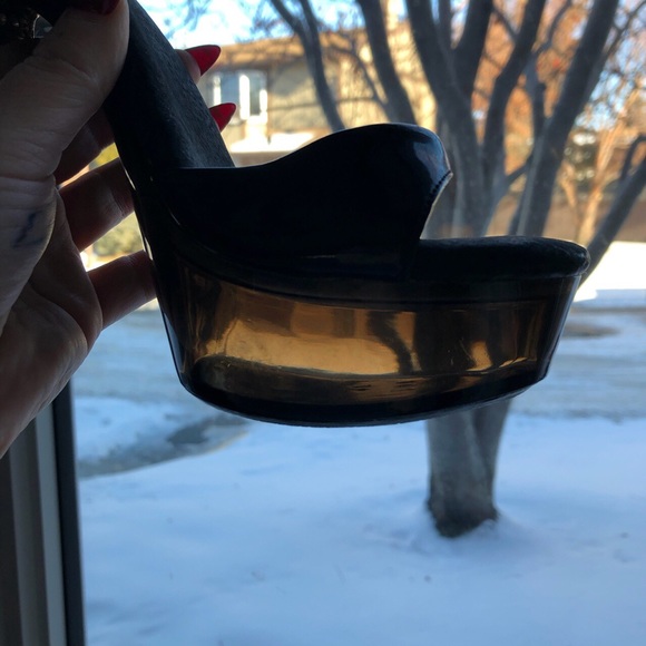 Black and gold heel - Ellie Shoes - Picture 3 of 3